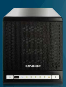 Prodávám NAS server QNAP pro domácí síť se čtyřmi pozicemi