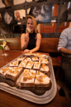 Výstava fotografií DVOJ-SMYSLNÝ Denisa a Veronika